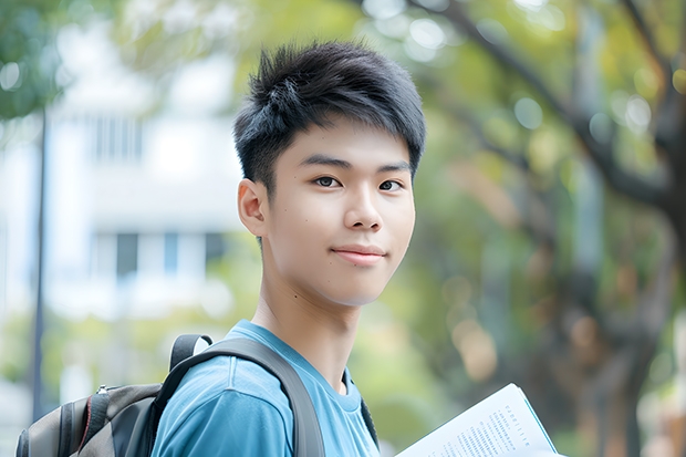 中国人民大学和海军军医大学哪个好(近三年录取分数线对比)
